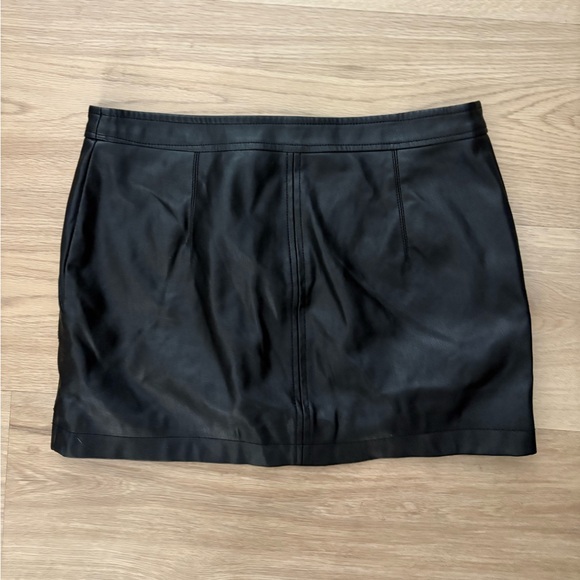 Free People Maya Mod Vegan Leather Mini Skirt Black - Picture 4 of 8